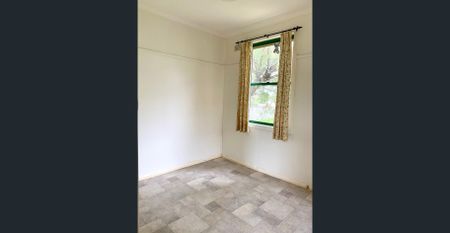 23 Thompson Crescent, Tamworth, NSW 2340 - Photo 4