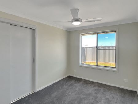 Four Bedroom Home in Popular Southlakes Estate - Photo 2