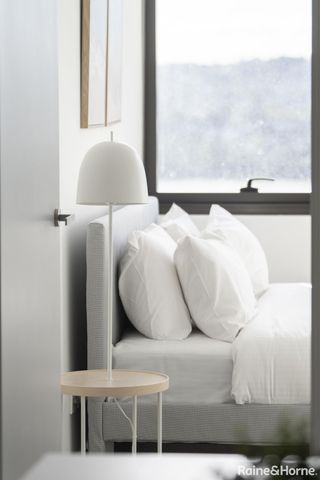 Stunning Modern 3 Bedroom Apartment With Resort Style Facilities & Optional Full Furnishings - Photo 2