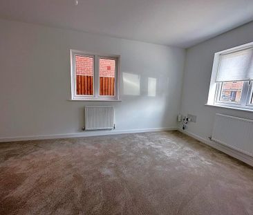 3 bedroom end of terrace house to rent - Photo 2