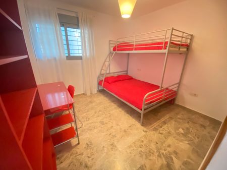 Piso de alquiler en Calle Esquilo, El Cónsul - Ciudad Universitaria - El Romeral - Photo 3