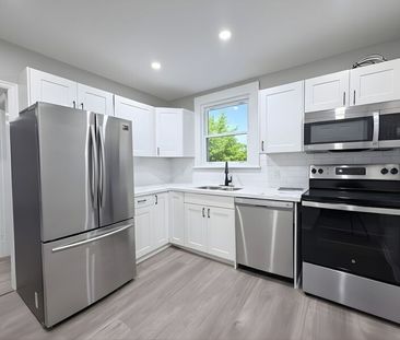 $2,350 / 3 br / 1 ba / 20 west 4th st #upper - Photo 2