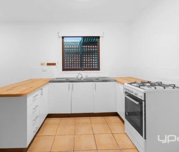 “CHARM, SPACE & CENTRAL LOCATION!” - Photo 3