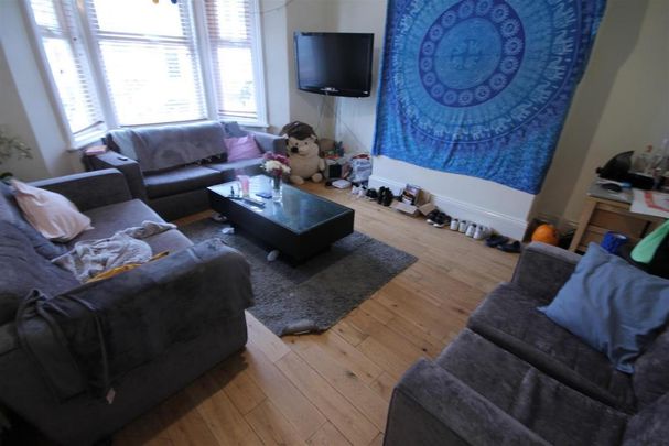 6 bedroom house to rent - Photo 1