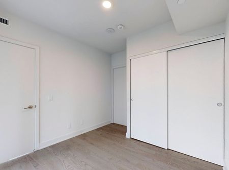 For Lease - 8 Cumberland Street Unit# 3207, Toronto, Ontario - Photo 3