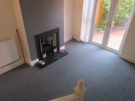 2 bedroom terraced house to rent - Photo 2