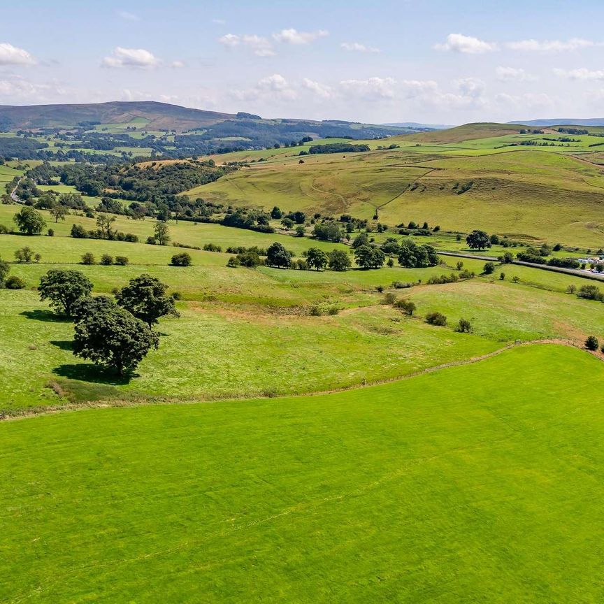 Home Farm and Traditional Farmhouse at Halton East. - Photo 1