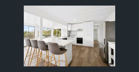 MODERN LIVING MEETS WATERFRONT BLISS - Photo 5