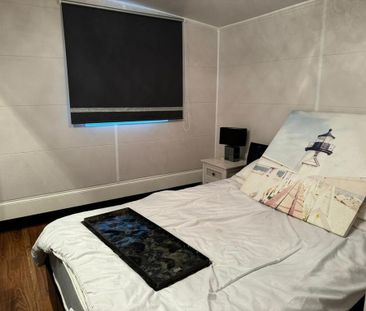 1 bedroom houseboat to rent - Photo 1