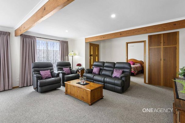 Low Maintenance Two Bedroom Unit - Photo 1