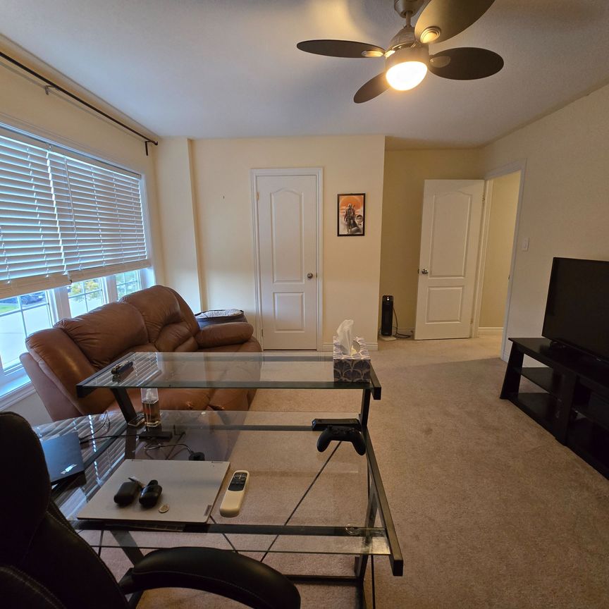 For Lease - 1979 RIVERTON Street, Oshawa, Ontario - Photo 1