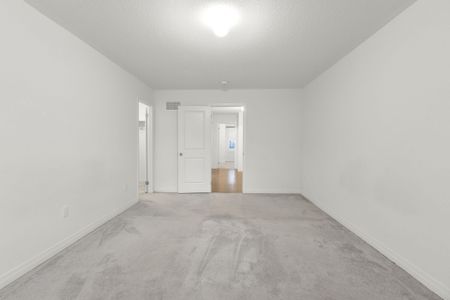 For Lease - 54 King George Way, Clarington, Ontario - Photo 3