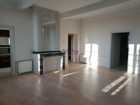 APPARTEMENT DE STANDING T3 1er ETAGE CENTRE VILLE RENOVE - Photo 2