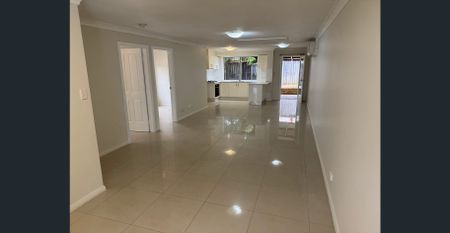 Freshly Painted 3 bedroom home - Photo 4