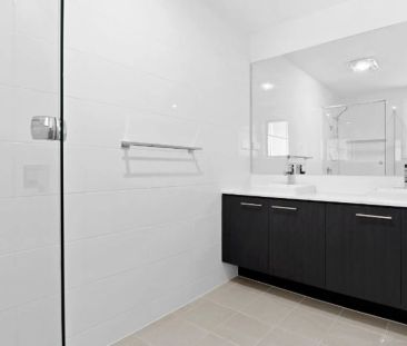 Contemporary Family Home with Versatile Open-Plan Living - Photo 5