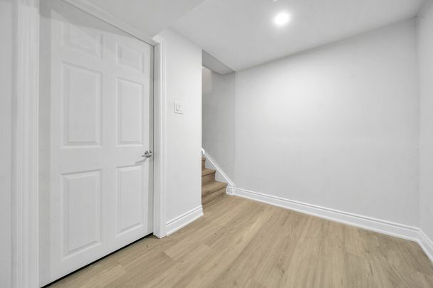 For Lease - 5 Centennial Drive, Brockton, Ontario - Photo 1