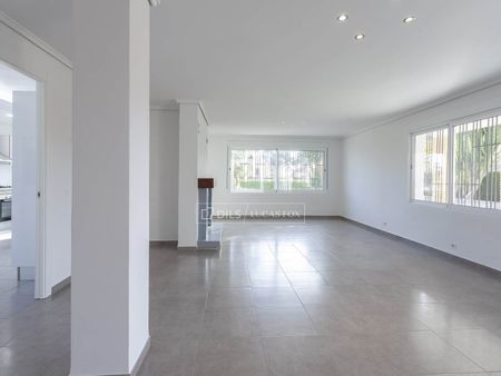 5 Bedroom house / villa for rent in La Cañada, Valencia - Photo 2