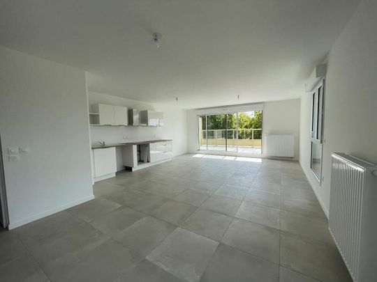 Location Appartement 3 pièces 80m² BORDEAUX 33800 - Photo 1