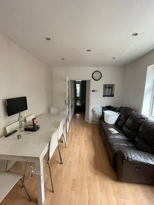 4 bedroom house share to rent - Photo 1