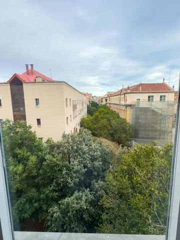 Plaça de Catalunya, Barcelona, Catalonia 08002 - Photo 3