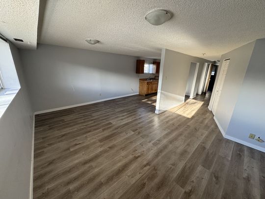 240 30 Avenue Northwest, Calgary - Photo 1