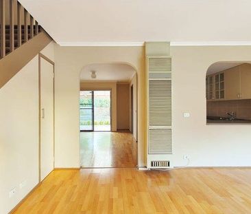 Comfortable and Convenient Townhouse Living - Photo 5