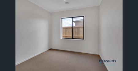 Family Home in Ellarook Estate Truganina - Photo 5