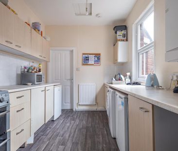 5 bedroom maisonette to rent - Photo 2