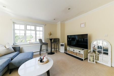 To Let 1 Bed Apartment - Photo 3