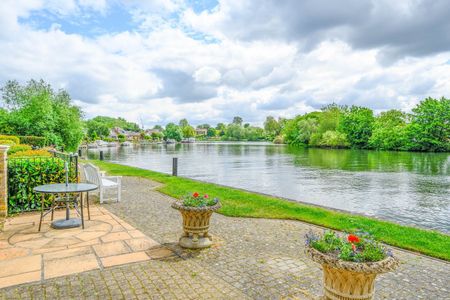 Swan Walk, Shepperton, TW17 - Photo 2