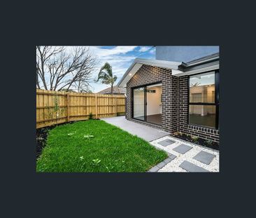 MODERN TOWNHOUSE | CONVENIENT LOCATION! - Photo 6