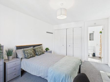 6 bedroom detached house to rent - Photo 3