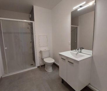 location Appartement T2 DE 48.14m² À PETIT COURONNE - Photo 2