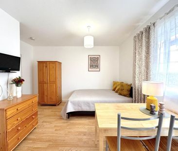 Studio to rent - Photo 3