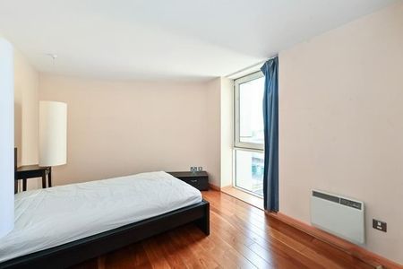 2 Bed Maisonette, Berglen Court, E14 - Photo 5