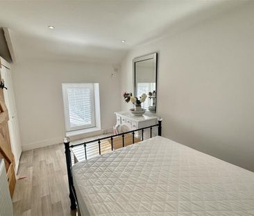 2 bedroom cottage to rent - Photo 2