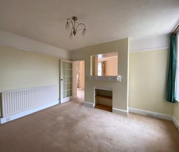 4 bedroom semi-detached house to rent - Photo 2