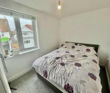 2 bedroom detached house to rent - Photo 2