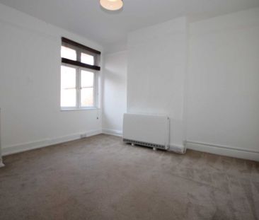 2 bed Flat for rent - Photo 4