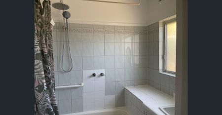 North Family Home - Close to GV Health - Photo 2