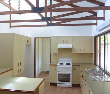 6 MONTH LEASE ONLY - Beachside Home - in a popular cul de sac! - Photo 3