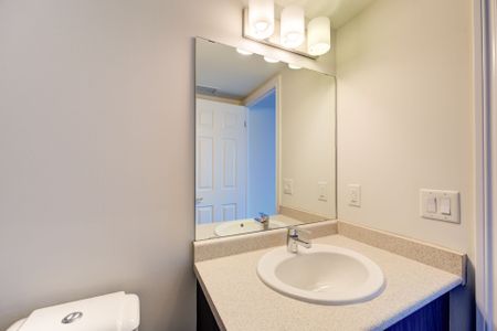 For Lease - 716 Main Street, Milton, Ontario - Photo 4