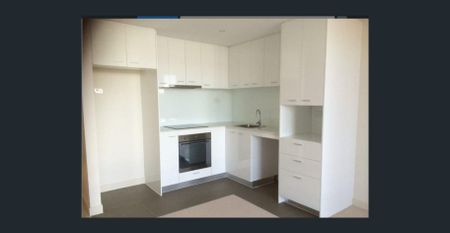 Furnished Studio - Photo 2