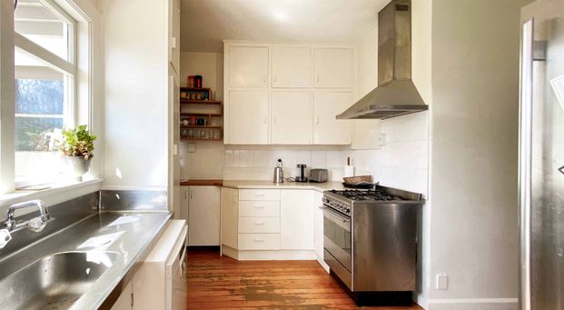 Great Family Home Awaits! - Photo 1