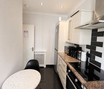 Room in a Shared House, St Michaels St, W2 - Photo 4