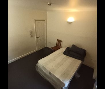 Studio Flat, New Cross Road, SE14 - Photo 3