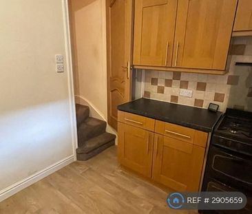 2 bedroom end of terrace house to rent - Photo 4