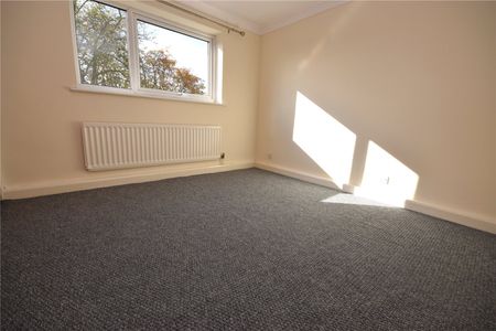 17, Kingsway Court, Leeds, West Yorkshire, LS17 6SS - Photo 3