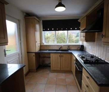 3 bedroom semi-detached house to rent - Photo 6