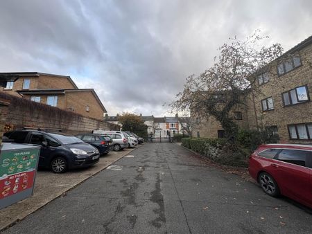 Studio to rent - Photo 4